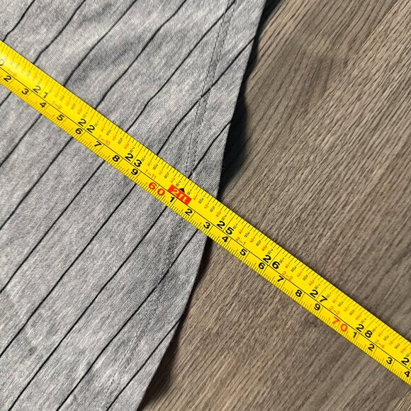 Lululemon Women's Love Tee Short Sleeve V-Neck T-Shirt - Grey/Black Stripe - Picture 5 of 5